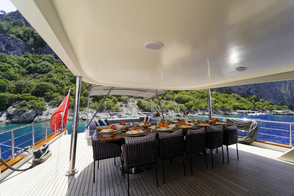 Motorsailer Queen Of Makri