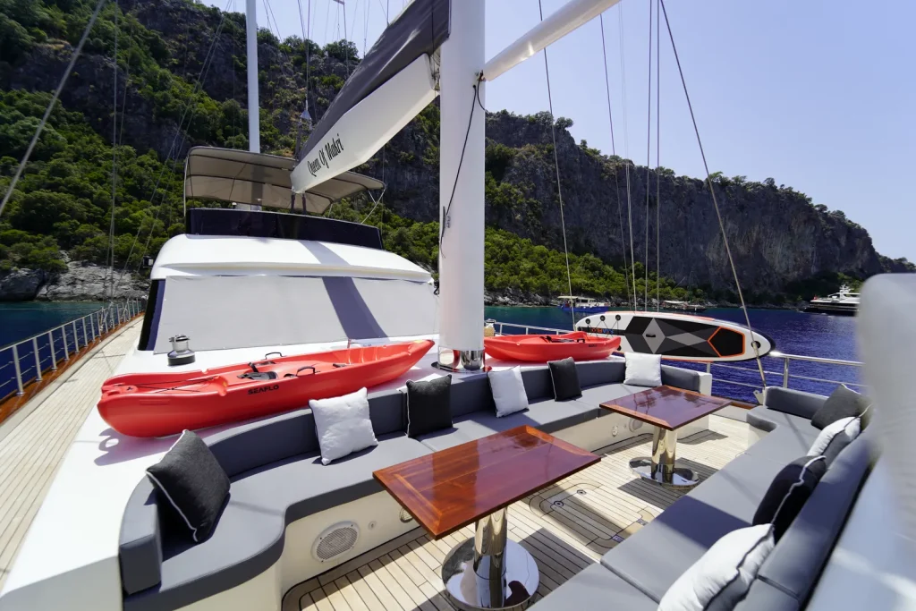 Motorsailer Queen Of Makri