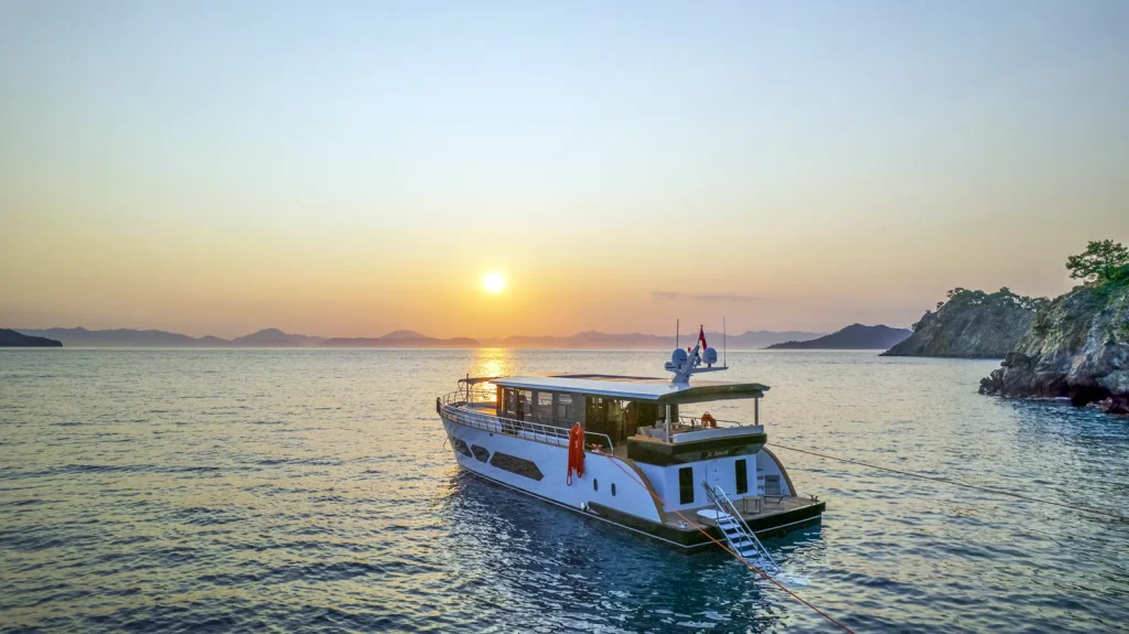 Motor Yacht Jr. Simay