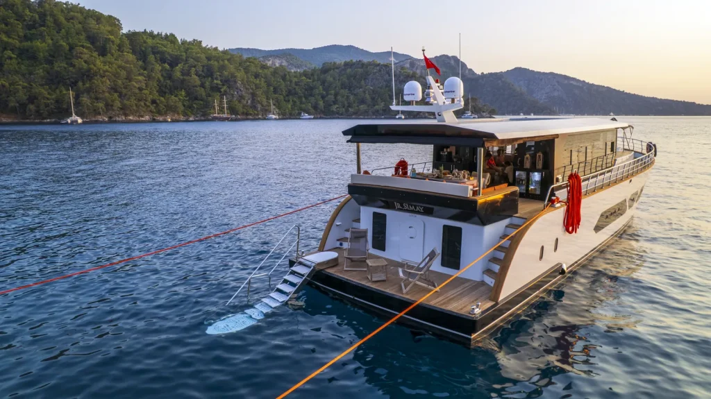 Motor Yacht Jr. Simay