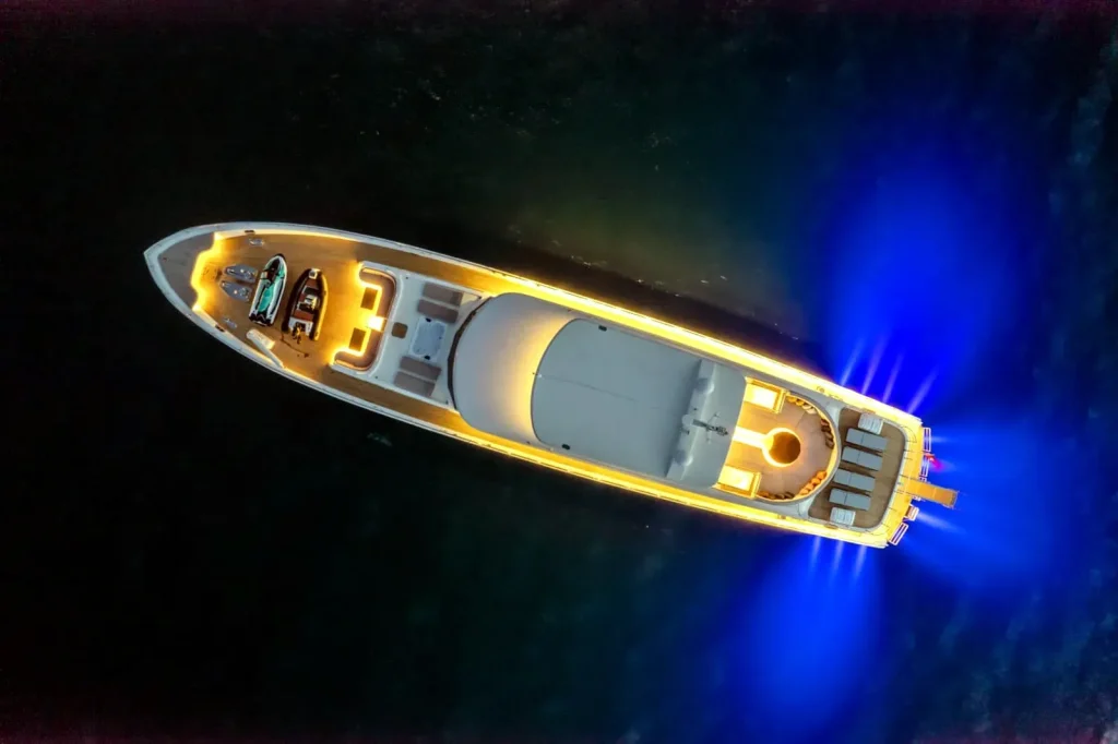 Motor Yacht Deep Water