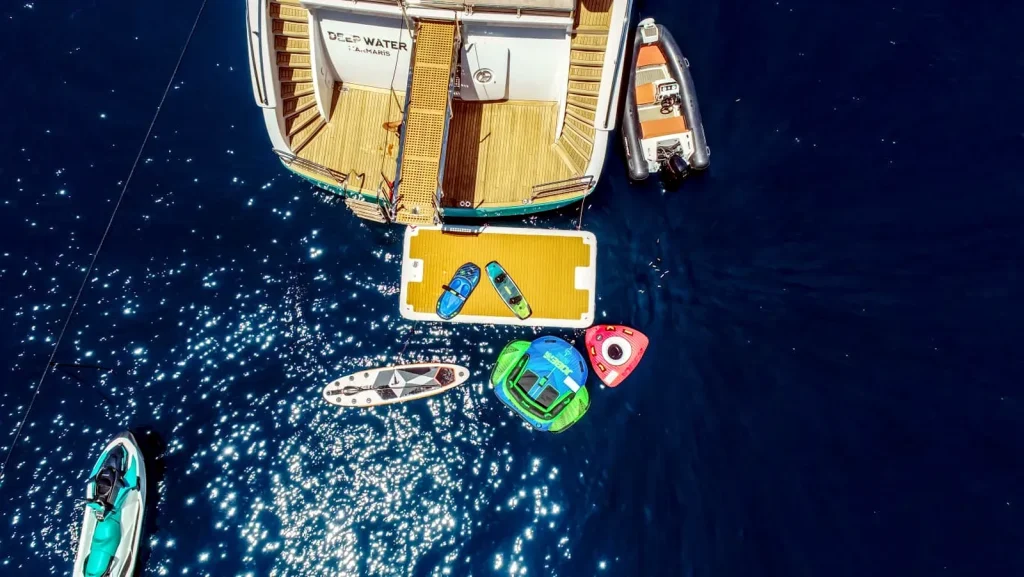 Motor Yacht Deep Water
