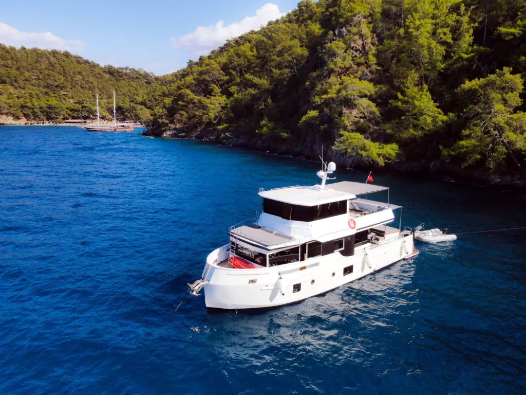 Motor Yacht Nayk 1