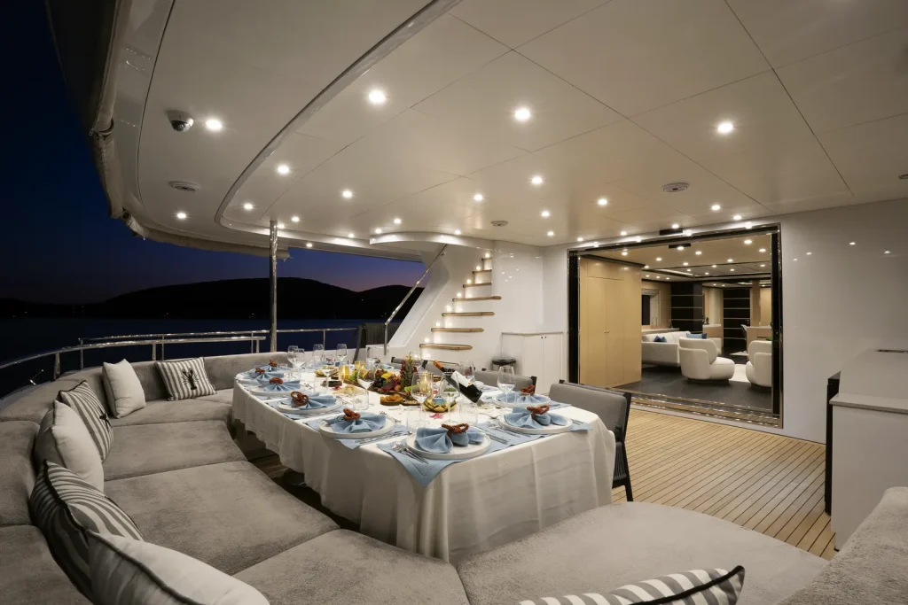 Motor Yacht Princess Melda