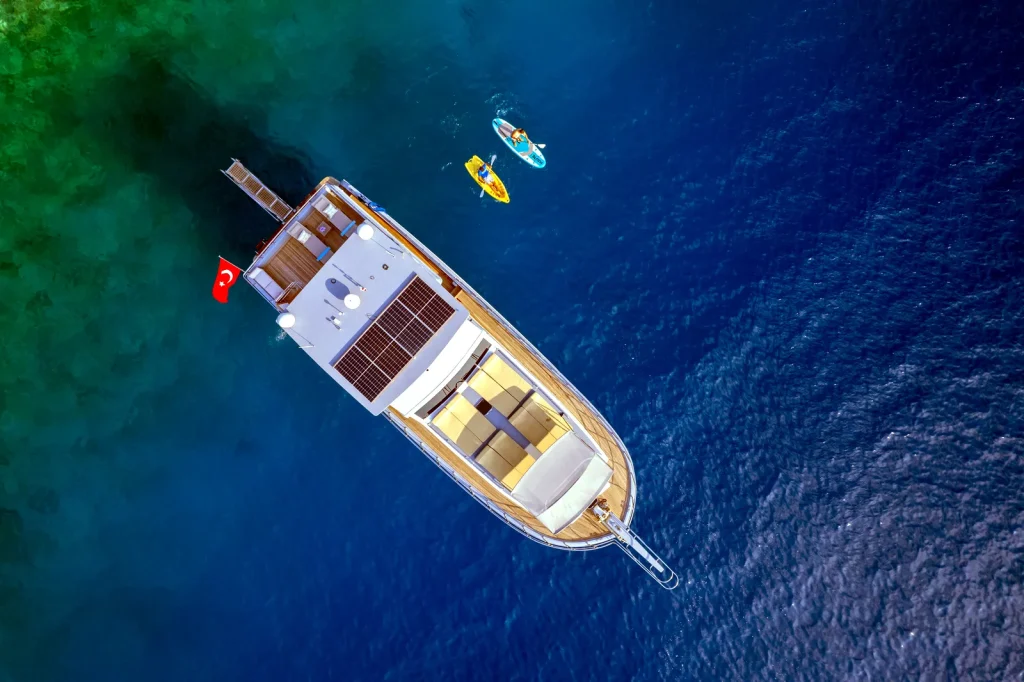 Motor Yacht Royal Rtt