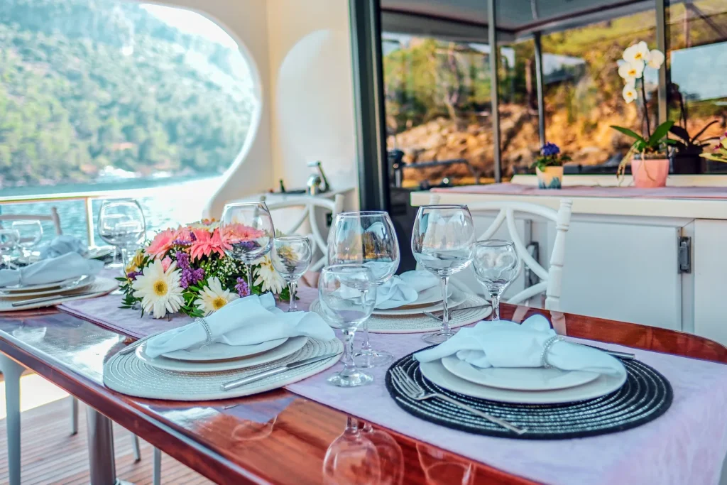 Motor Yacht Royal Rtt